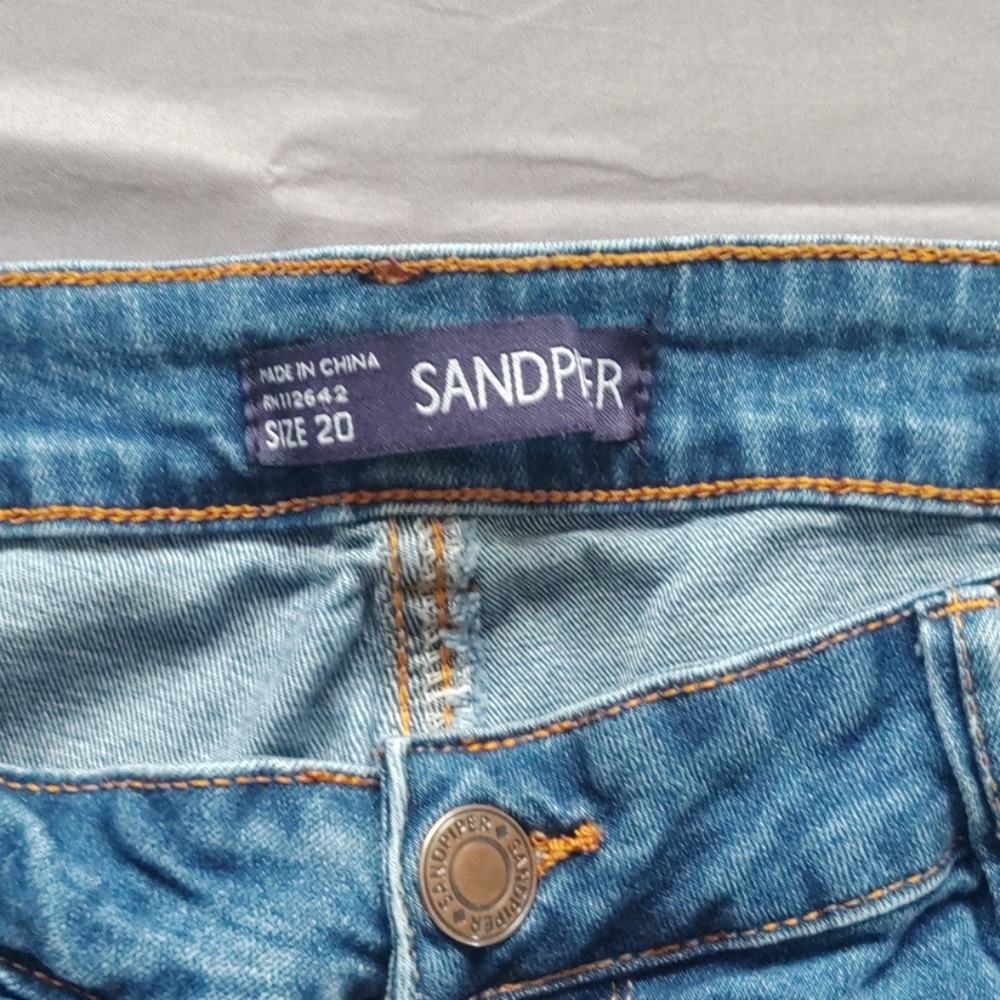 Distressed skinny jeans - Picture 4 of 4